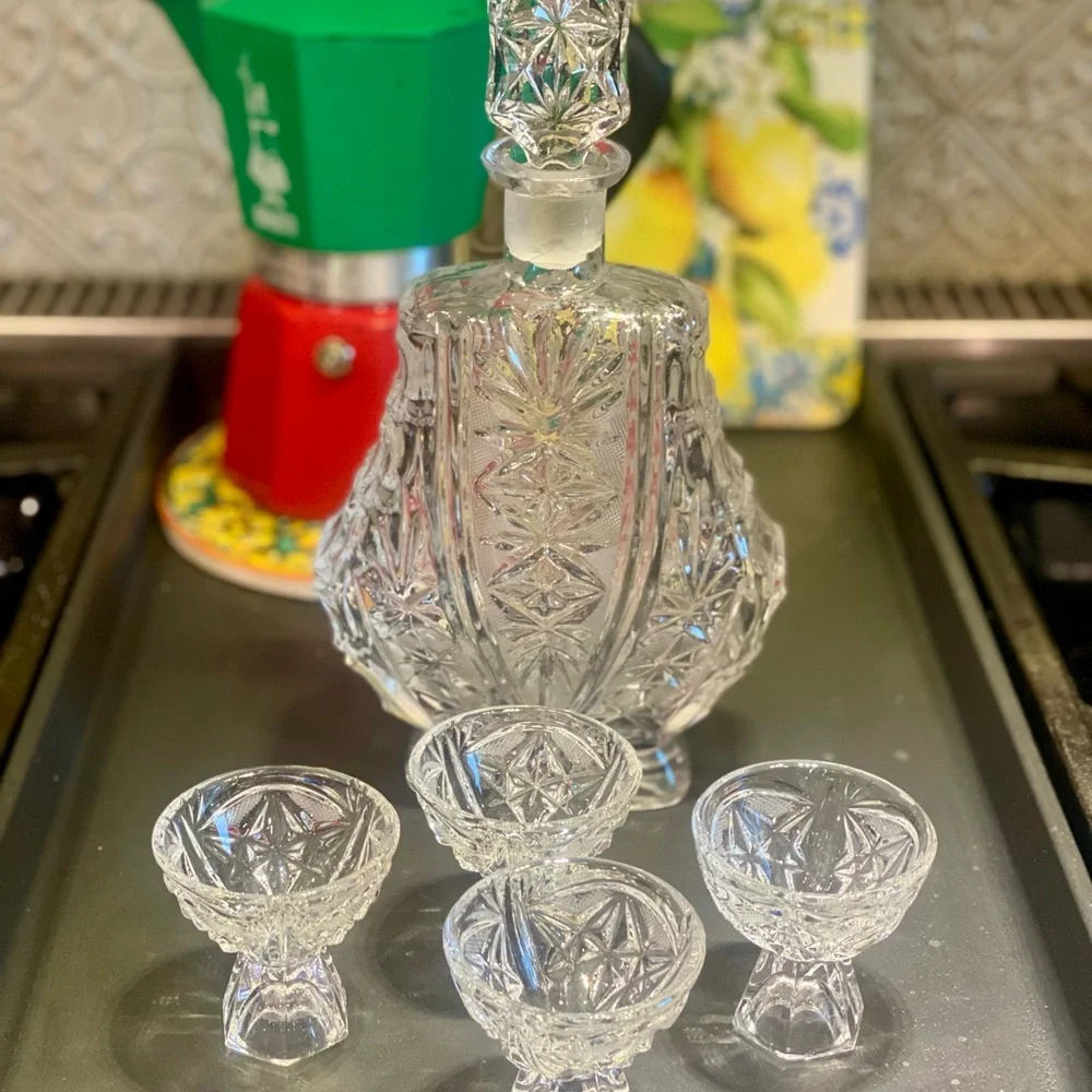 Elegant Crystal Decanter Set with Glasses